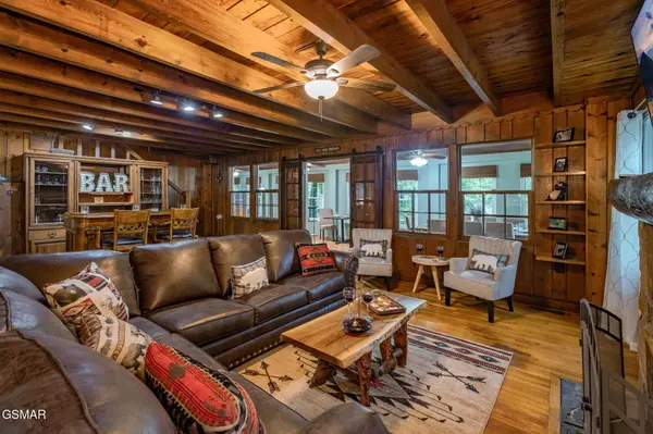 204 Hill Street, Gatlinburg, TN 37738