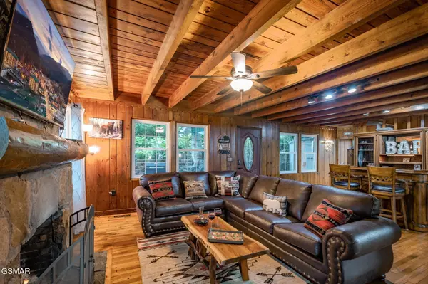 204 Hill Street, Gatlinburg, TN 37738