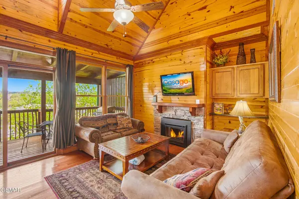 460 Big Bear Way, Pigeon Forge, TN 37863