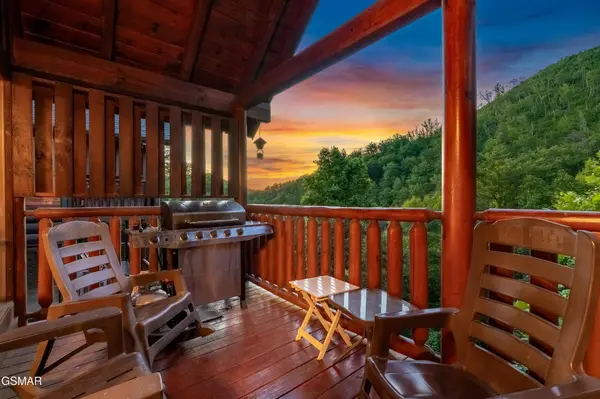830 Black Bear Cub Way, Sevierville, TN 37862