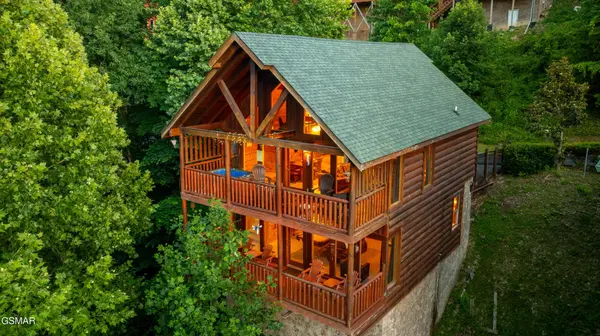 830 Black Bear Cub Way, Sevierville, TN 37862