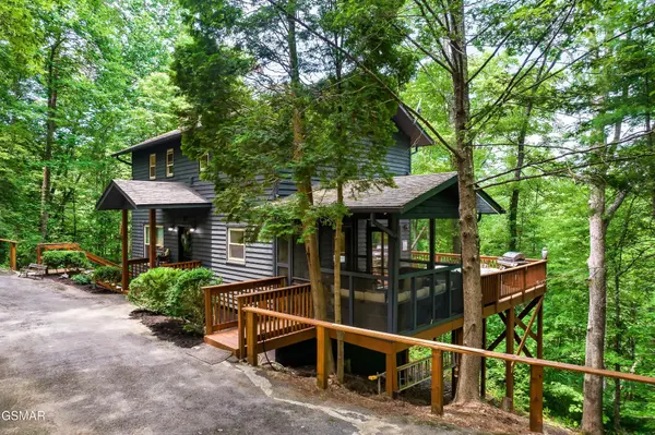 3282 Emerald Springs Loop, Pigeon Forge, TN 37862