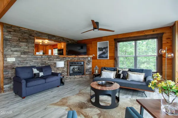 920 Falcon View Way, Sevierville, TN 37862