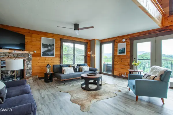 920 Falcon View Way, Sevierville, TN 37862