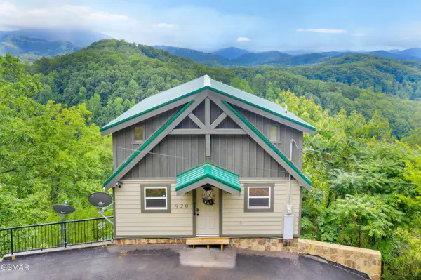 920 Falcon View Way, Sevierville, TN 37862
