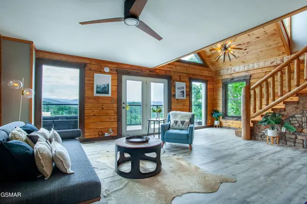 920 Falcon View Way, Sevierville, TN 37862