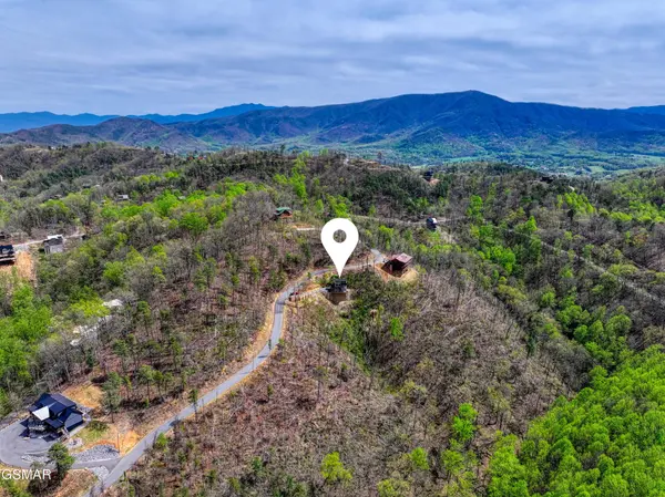 3322 Sugar Maple Loop Road, Sevierville, TN 37862