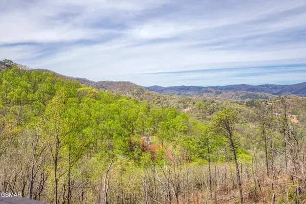 3322 Sugar Maple Loop Road, Sevierville, TN 37862