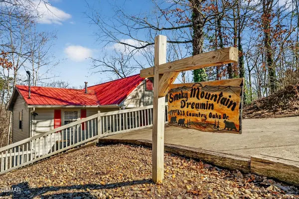 623 Country Oaks Drive, Pigeon Forge, TN 37863