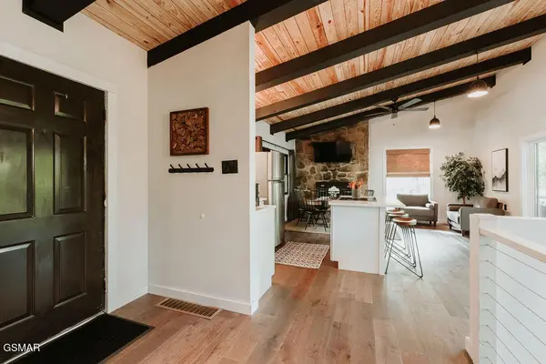 207 Cutter Gap Road, Townsend, TN 37882