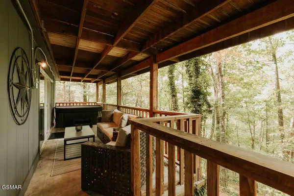 207 Cutter Gap Road, Townsend, TN 37882