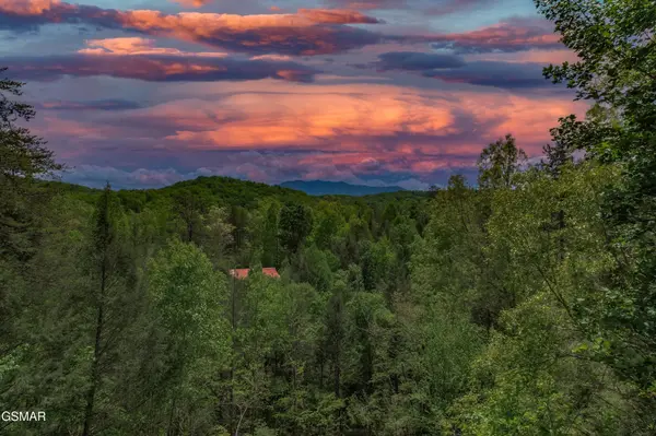 1705 Quail Hollow Way, Sevierville, TN 37876