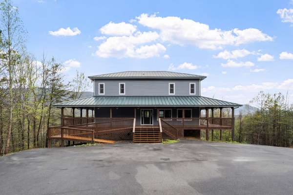 510 Wildflower Ridge Rd, Gatlinburg, TN 37738