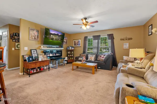 1717 Meadow Ridge Circle, Sevierville, TN 37862