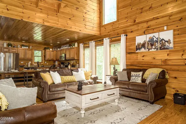 4319 Forest Ridge Way, Pigeon Forge, TN 37863
