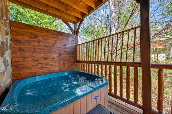 922 Parkview Point Way, Gatlinburg, TN 37738