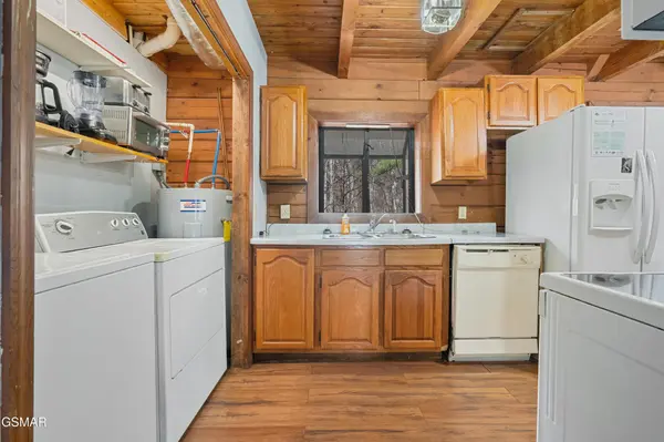 1122 Eagle Pointe Way, Pigeon Forge, TN 37863