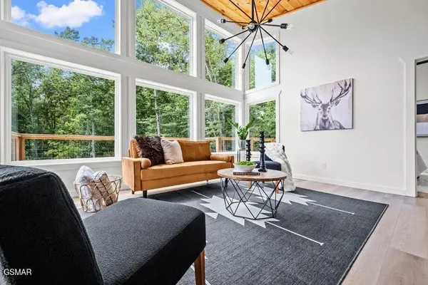 2257 Beach Front Drive, Sevierville, TN 37876