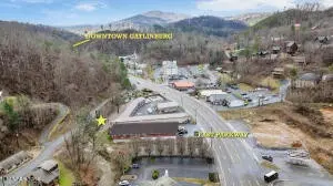 833 Sleepy Hollow Road, Gatlinburg, TN 37738