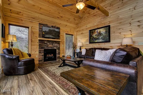 1205 Parkview Vista Way, Pigeon Forge, TN 37862
