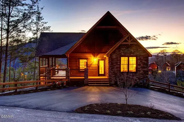 1205 Parkview Vista Way, Pigeon Forge, TN 37862