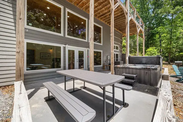 5042 Settlers View Lane, Sevierville, TN 37862