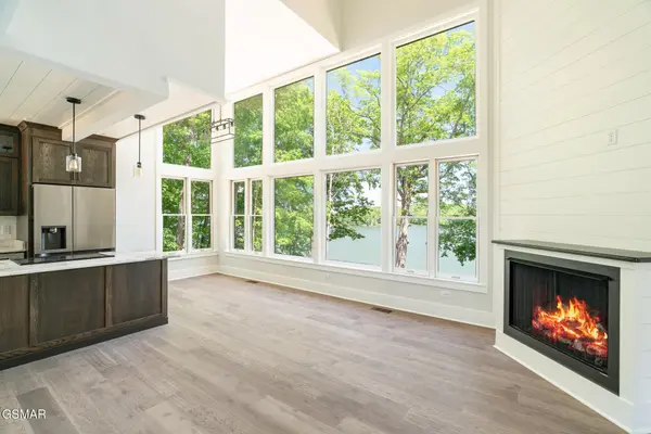 4042 Riverpoint Way, Louisville, TN 37777