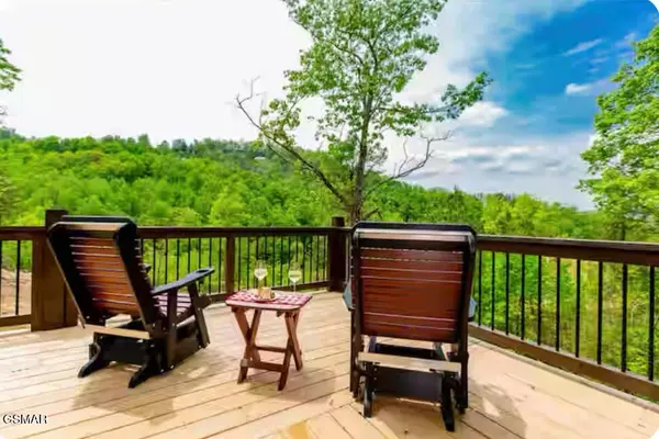 2462 Misty Shadows Drive, Sevierville, TN 37862
