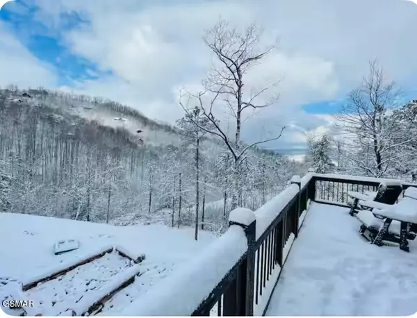 2462 Misty Shadows Drive, Sevierville, TN 37862
