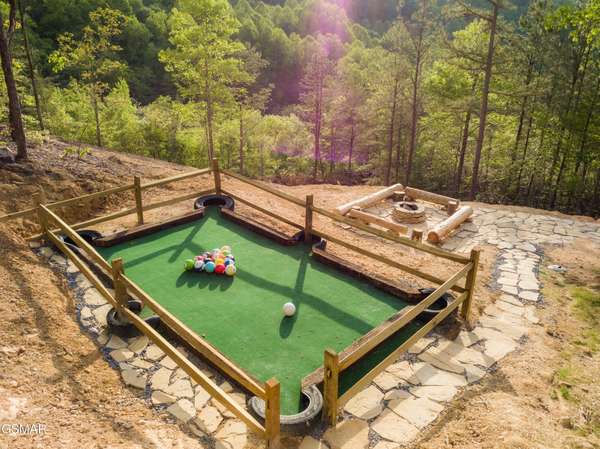 2462 Misty Shadows Drive, Sevierville, TN 37862