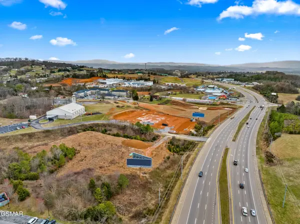 2 Winfield Dunn Pkwy, Kodak, TN 37764