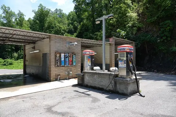702 Parkway, Gatlinburg, TN 37738