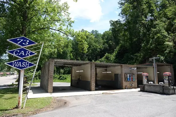 702 Parkway, Gatlinburg, TN 37738