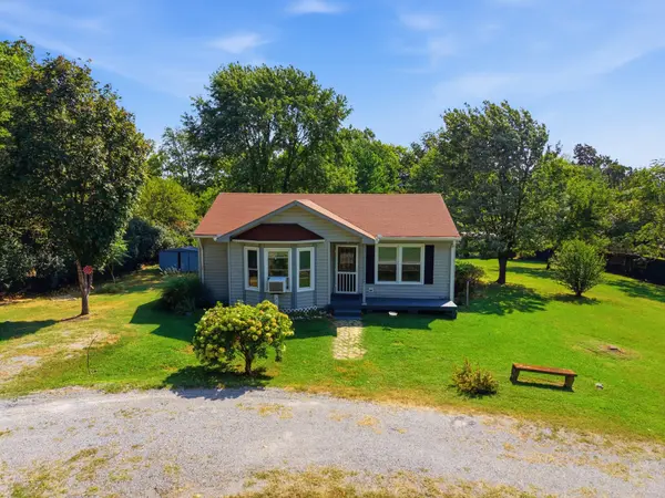 5214 Jones Chapel Rd, Cedar Hill, TN 37032