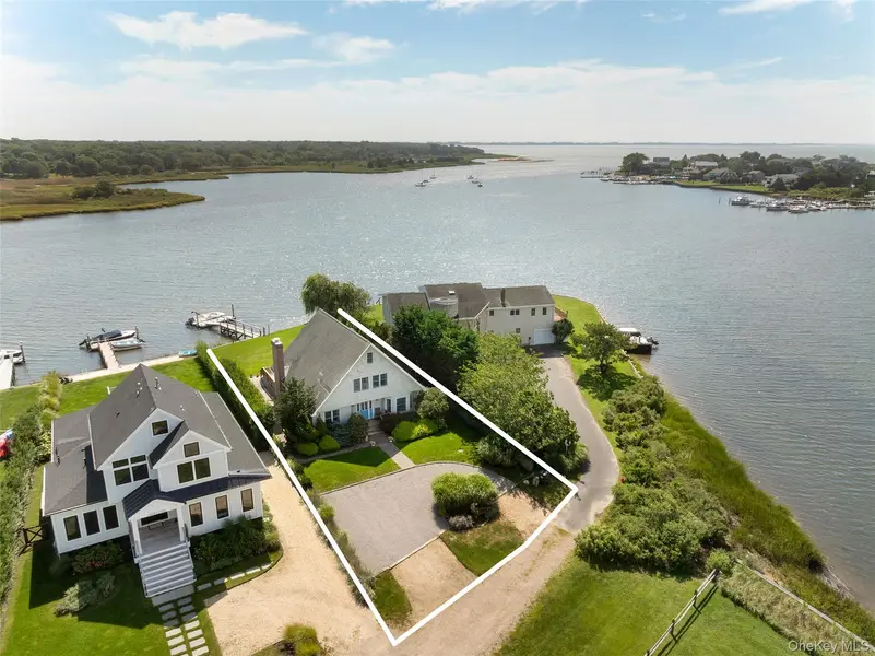 38 Old Fort LN, Southampton, NY 11968