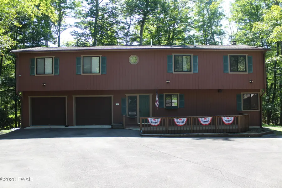 23 Aquarius LN, Lake Ariel, PA 18436