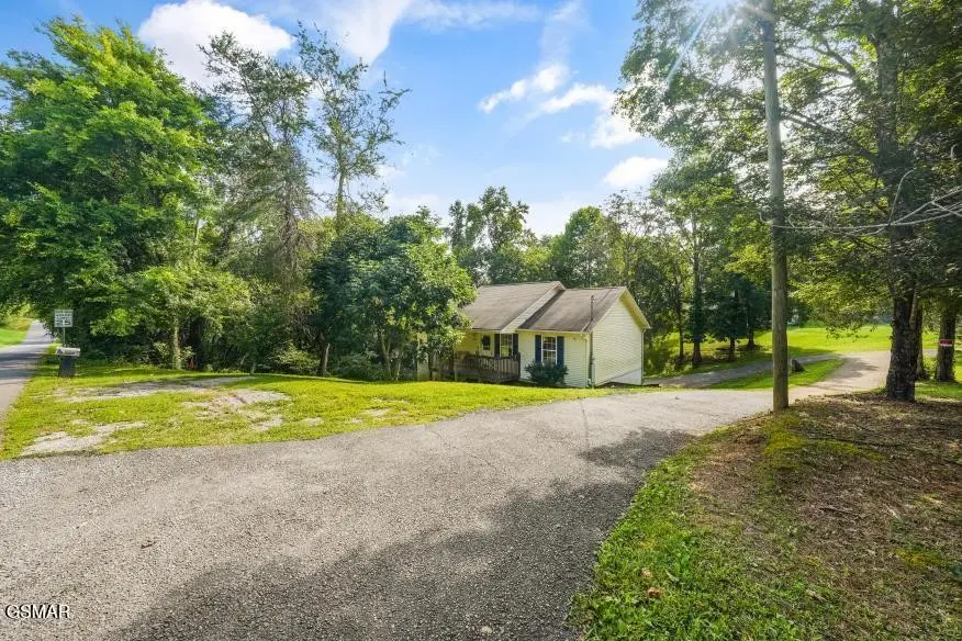 2208 Island Boulevard, Sevierville, TN 37876