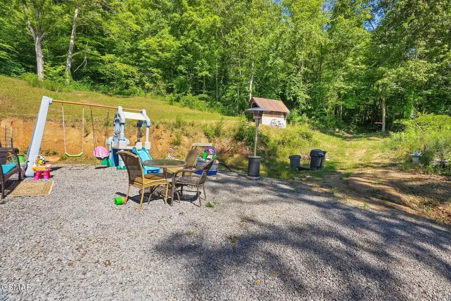1209 E Bullrun Valley, Powell, TN 37849