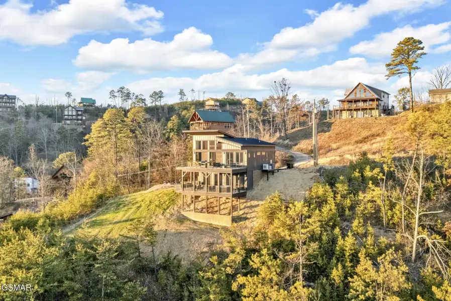 1834 Blue Tick Way, Sevierville, TN 37876