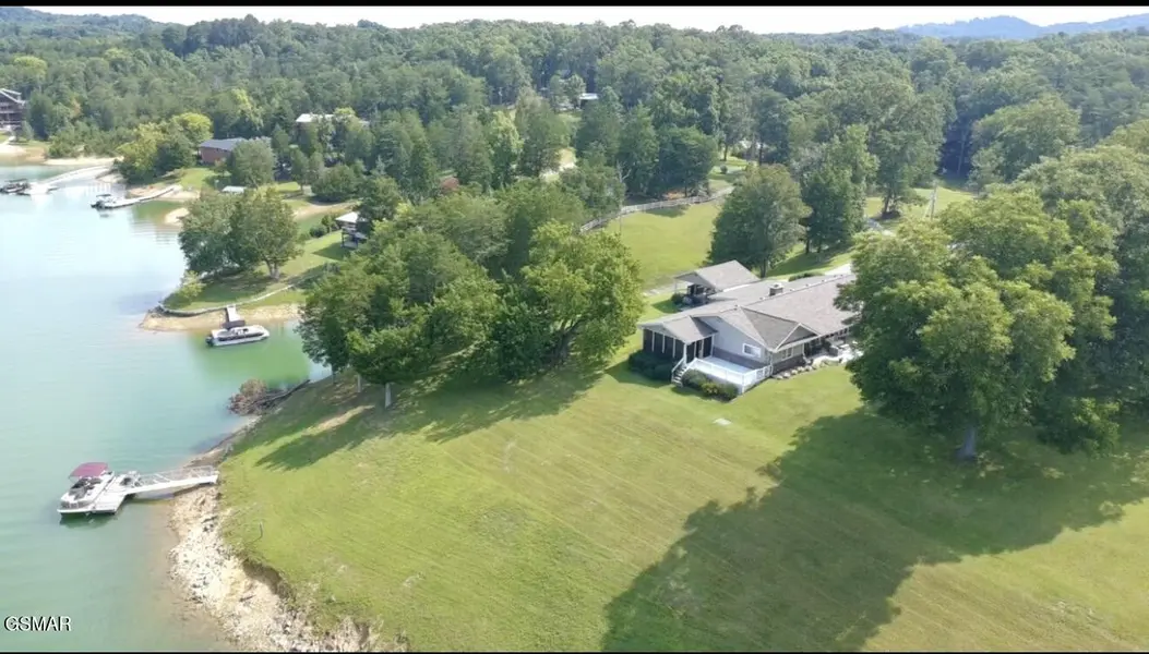 1230 Owens Lane, Dandridge, TN 37725