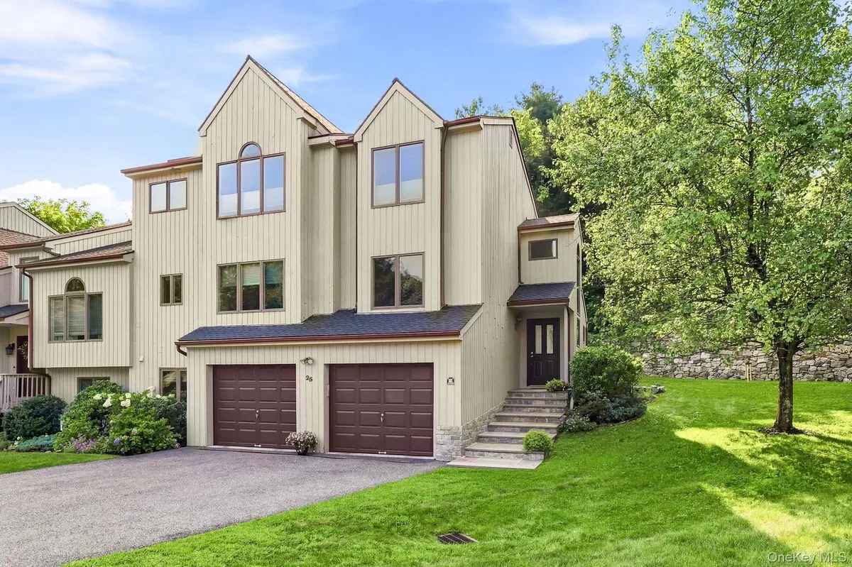 25 Fawn LN, Somers, NY 10589