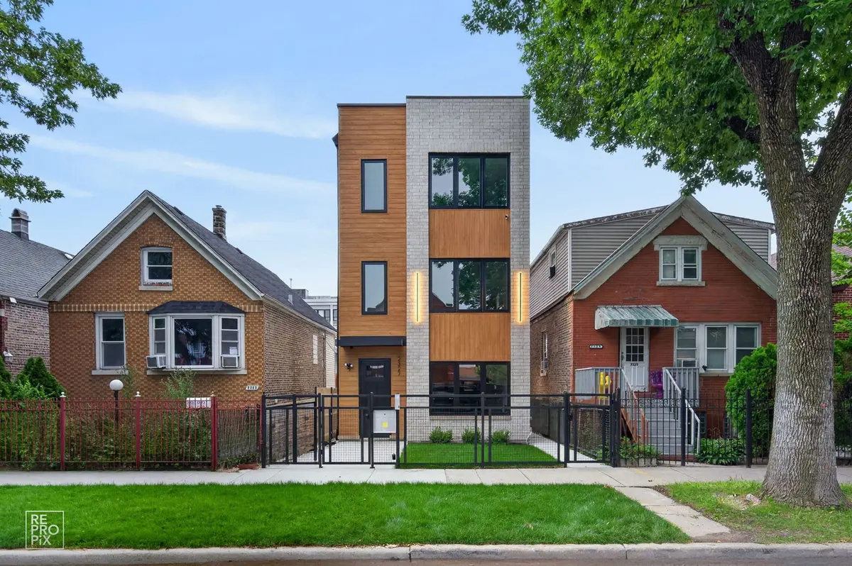 2327 S Homan AVE #3, Chicago, IL 60623