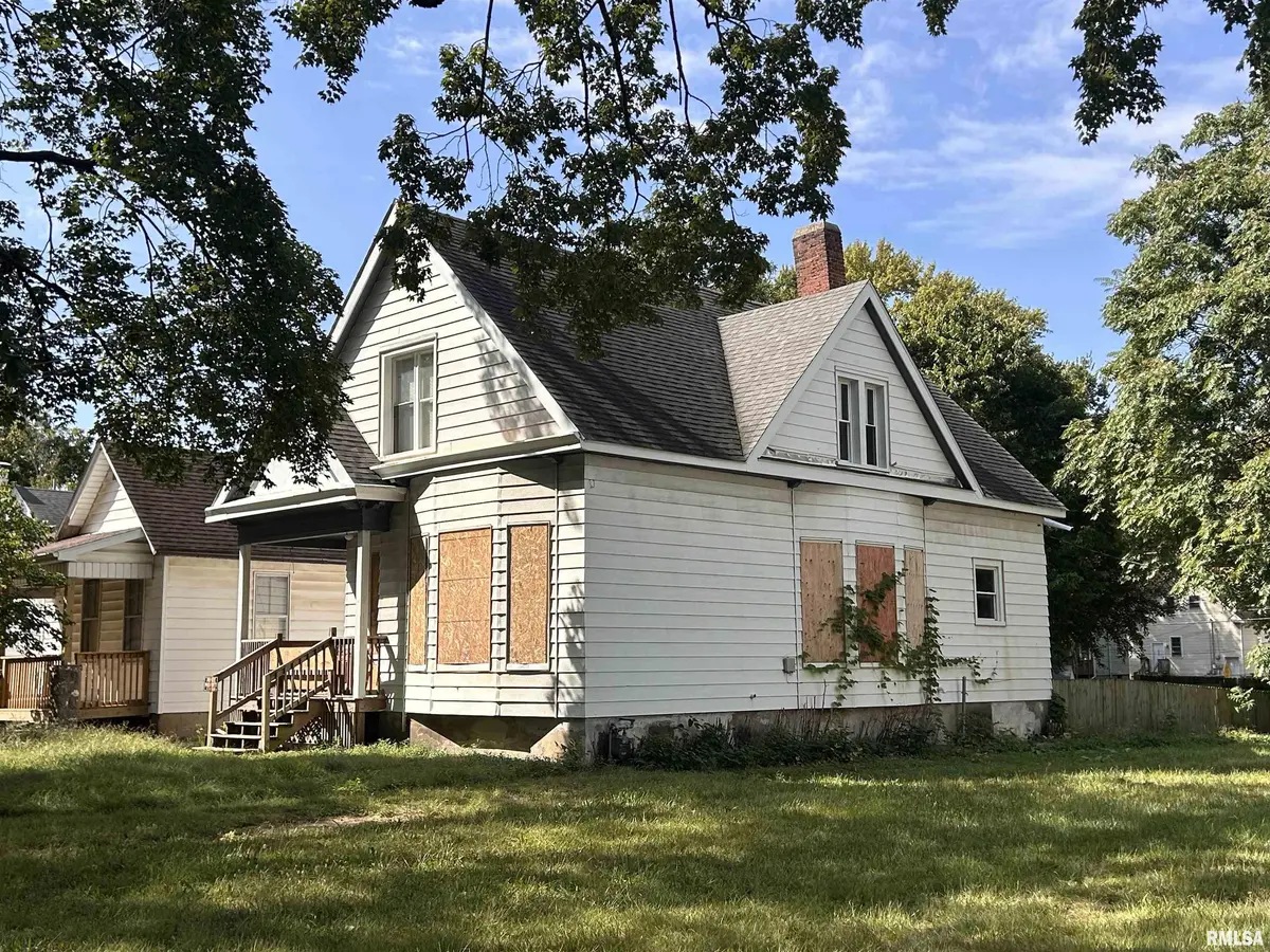 323 S STATE ST, Springfield, IL 62704