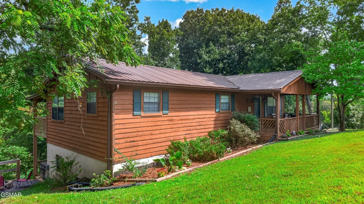 1537 Kinder Lane, Dandridge, TN 37725