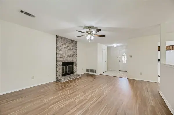 9111 Marsh DR, Austin, TX 78748