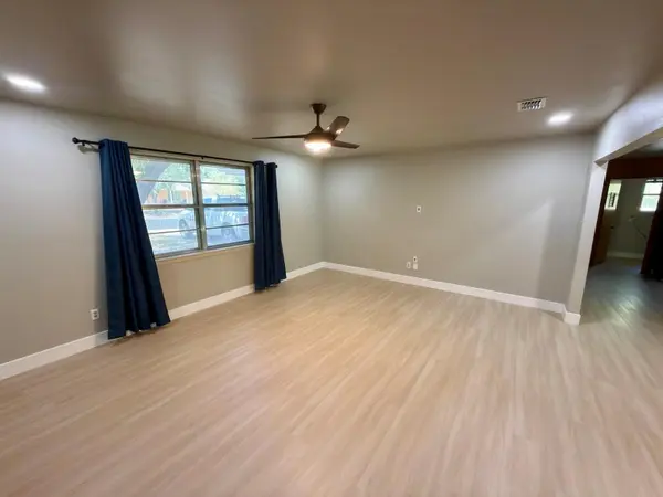 11401 Indianhead DR, Austin, TX 78753
