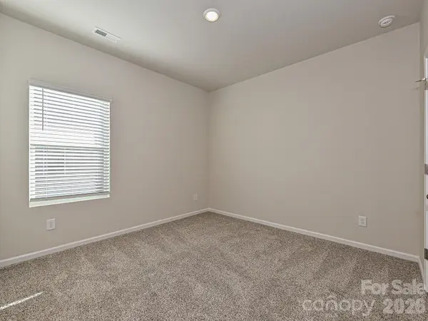 2303 Snapdragon CT, Stanley, NC 28164
