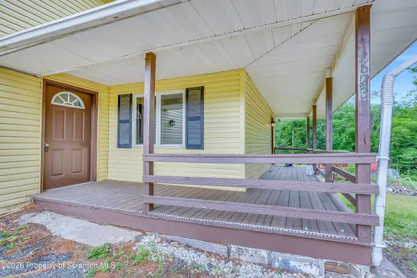 623 Hillside ST, Richmondale, PA 18421