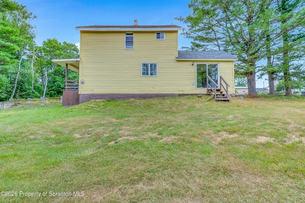 623 Hillside ST, Richmondale, PA 18421