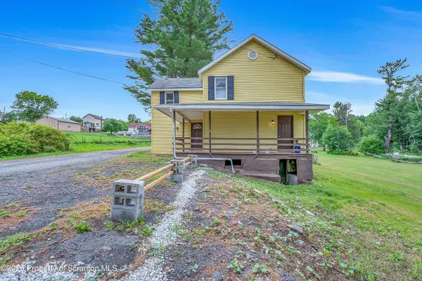 623 Hillside ST, Richmondale, PA 18421